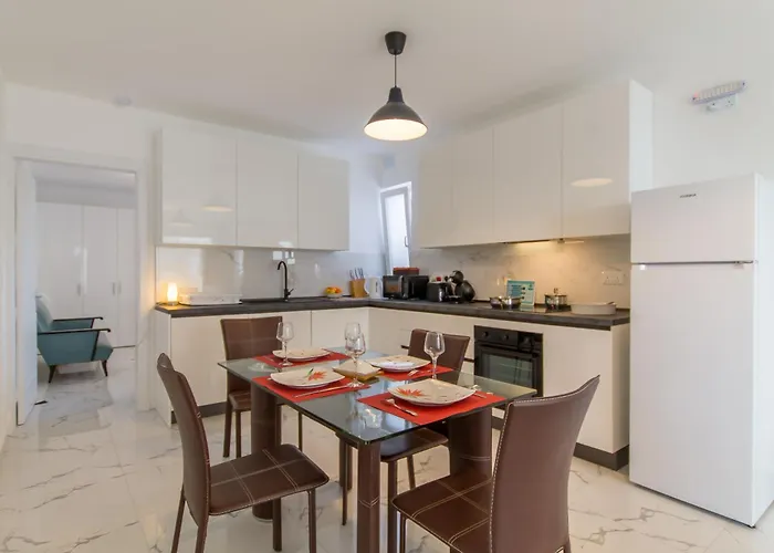 דירה A Sunny Penthouse Modern 2 Bdr - - Happy *