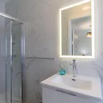 A Sunny Penthouse Modern 2 Bdr - - Happy Sliema