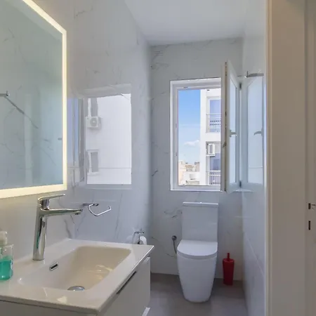 公寓 A Sunny Penthouse Modern 2 Bdr - - Happy 斯利马
