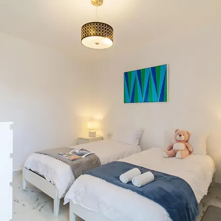 A Sunny Penthouse Modern 2 Bdr - - Happy 公寓 斯利马