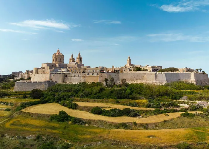 A Sunny Penthouse Modern 2 Bdr - - Happy Sliema