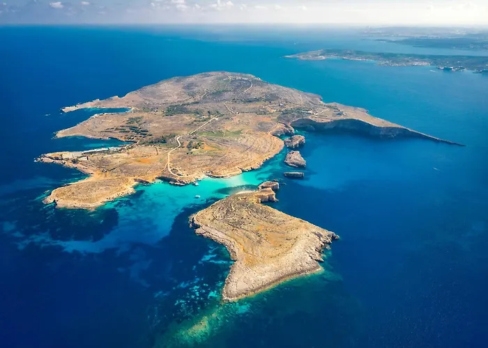 A Sunny Penthouse Modern 2 Bdr - - Happy