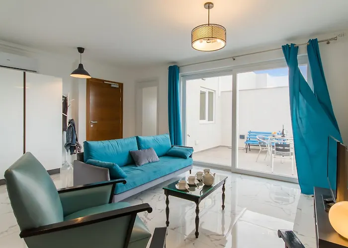 A Sunny Penthouse Modern 2 Bdr - - Happy Apartamento *