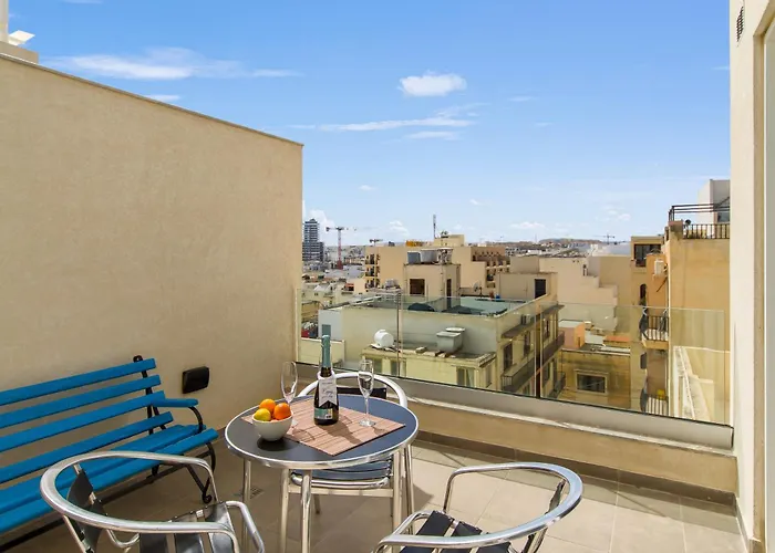 A Sunny Penthouse Modern 2 Bdr - - Happy Apartamento *